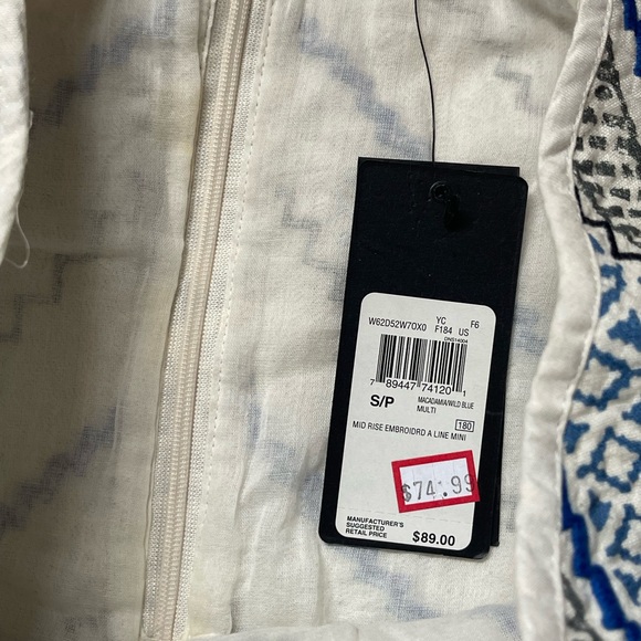 Guess Mid Rise Embroidered A Line Mini - Picture 4 of 6